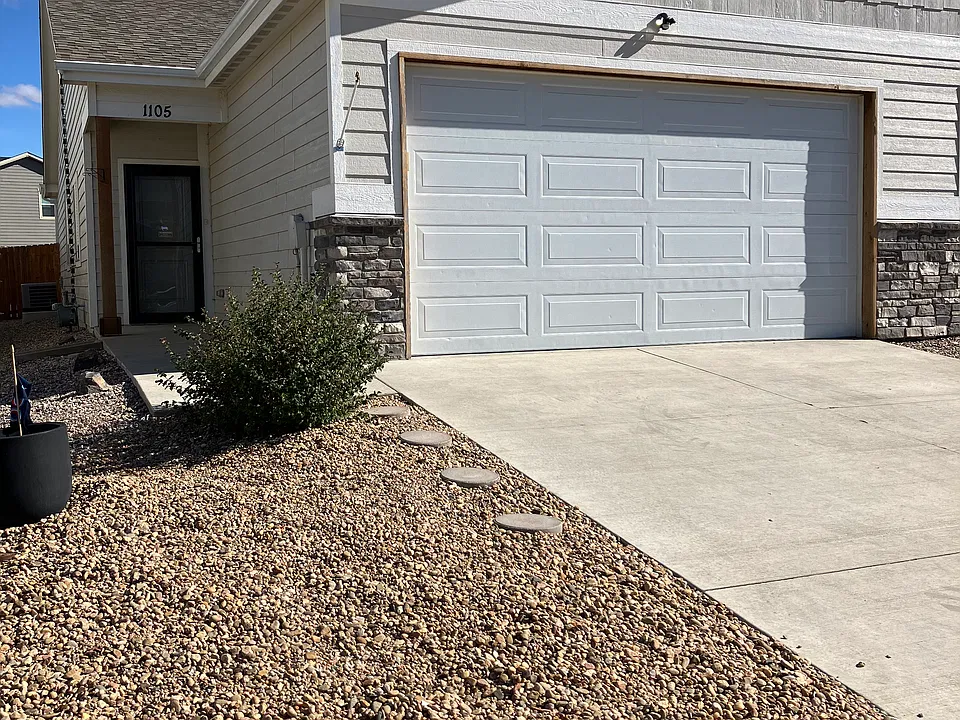 1105 Coyote Ln