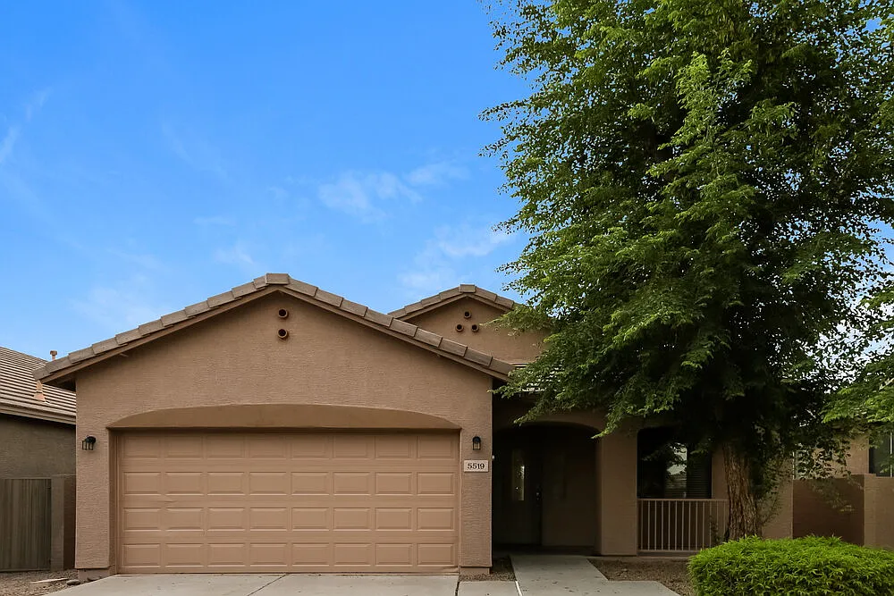 4 bed, 2.0 bath, 1708 sqft, $2,045 — Photo 1