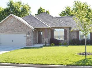 919 Chesterfield Dr, Webb City, MO 64870