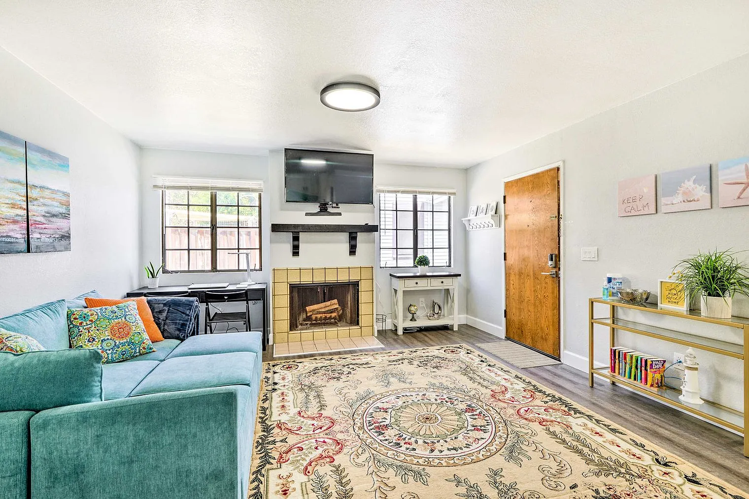 2 bed, 1.0 bath, 775 sqft, $4,744 — Photo 3
