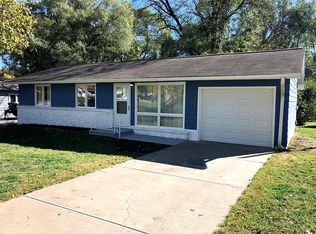 407 W 27th Ave, Bellevue, NE 68005