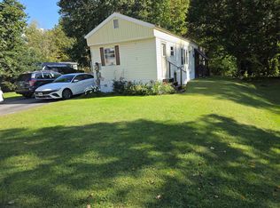 672 Giddings St, North Springfield, VT 05150