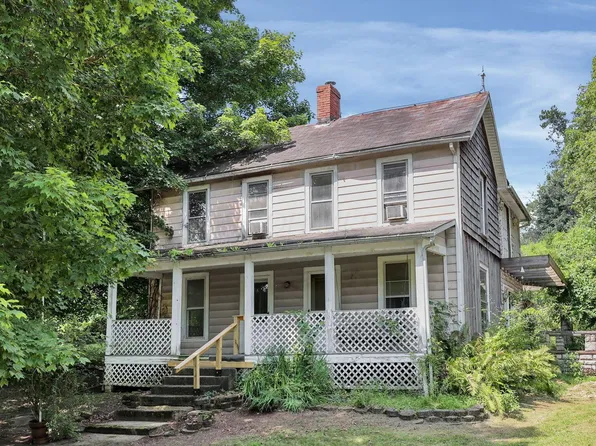 5718 Bear Hollow Rd SE, Newark, OH 43056