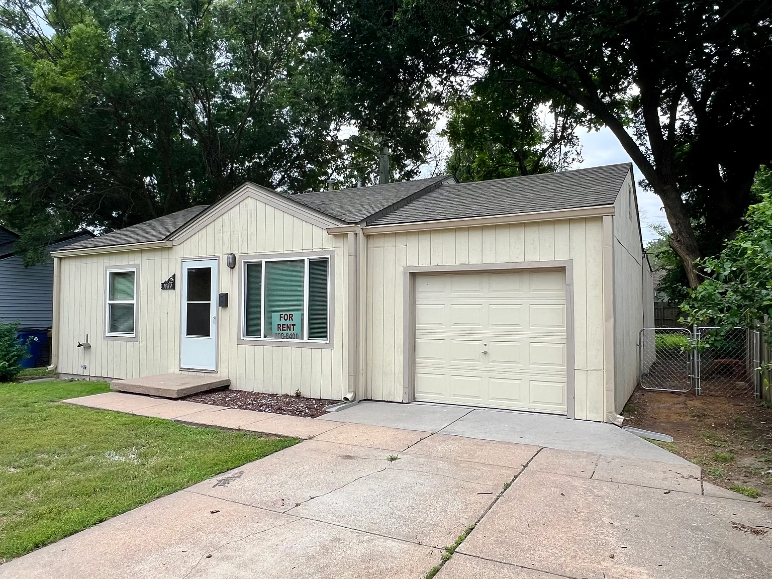1039 S Waverly Rd — Photo 3
