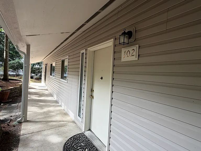 14425 NE 40th St #C102 — Photo 5