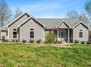 330 Ravenwood Dr, Hanson, KY 42413