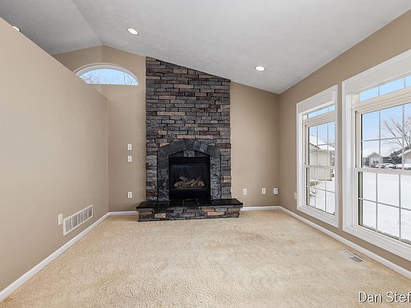 3rd image of 3195 Nature View Dr SE