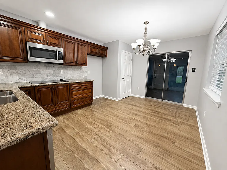5908 Becker St — Photo 4
