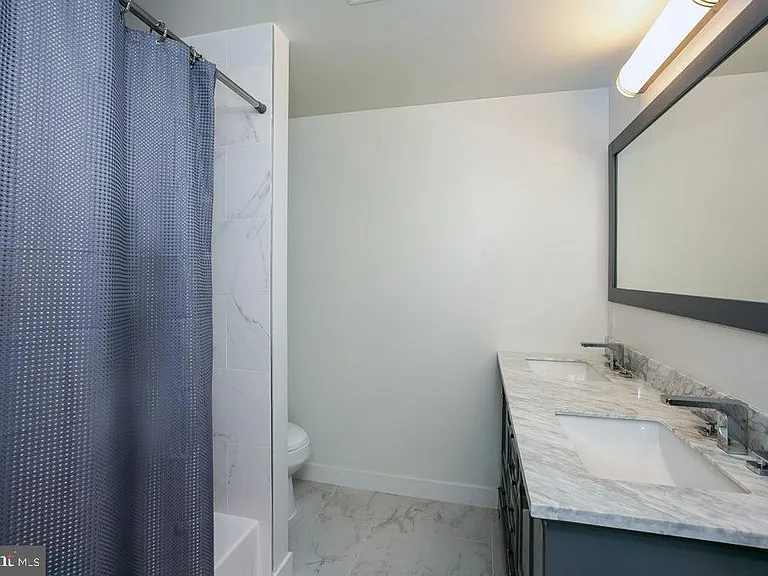 2233 Latona St — Photo 12