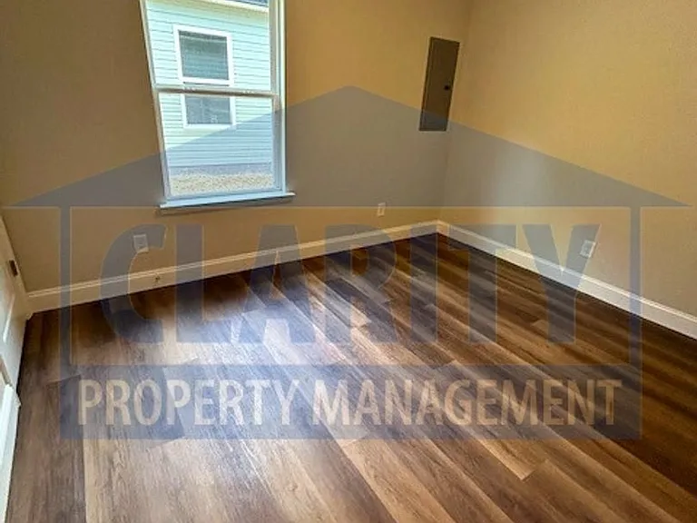 1594 Perry St SE — Photo 17