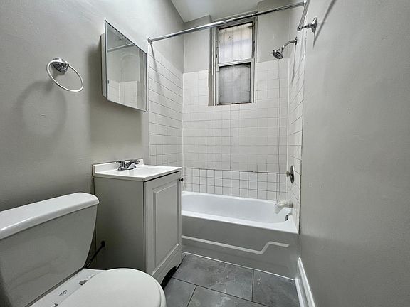 2nd image of 6912 N Ashland Blvd APT 105