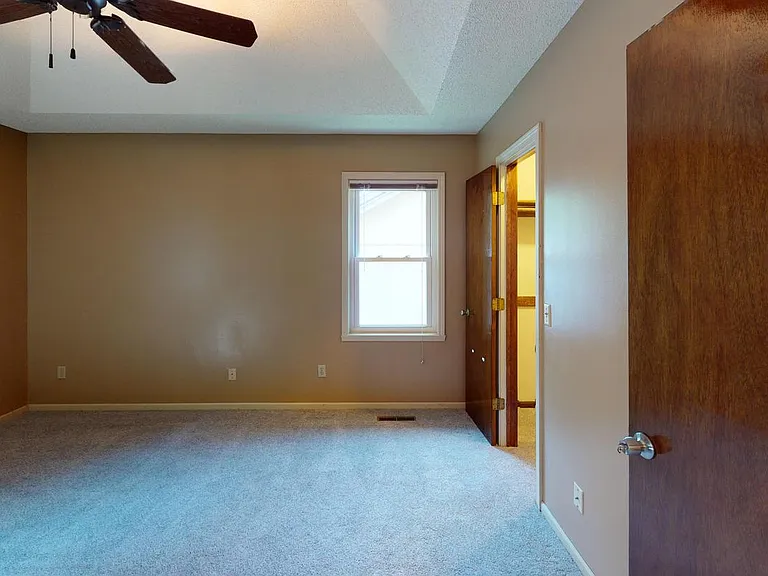 8604 N Troost Ave — Photo 13