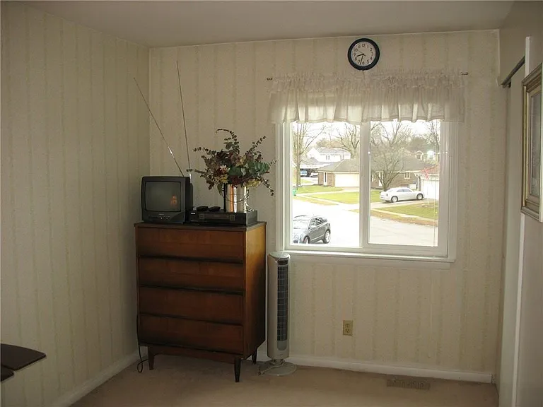 44 Picadilly Ct — Photo 33