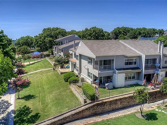 4th image of 430 Yacht Club Dr APT E