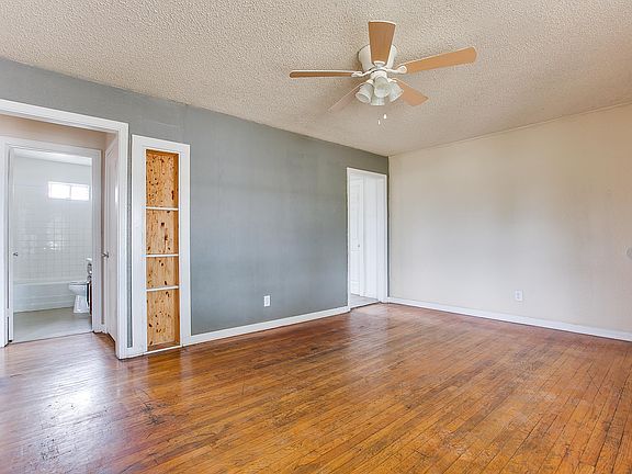 3rd image of 2321 Jomar St