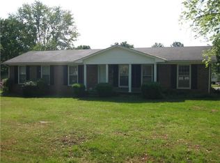 702 Azalea Dr, Mt Pleasant, TN 38474