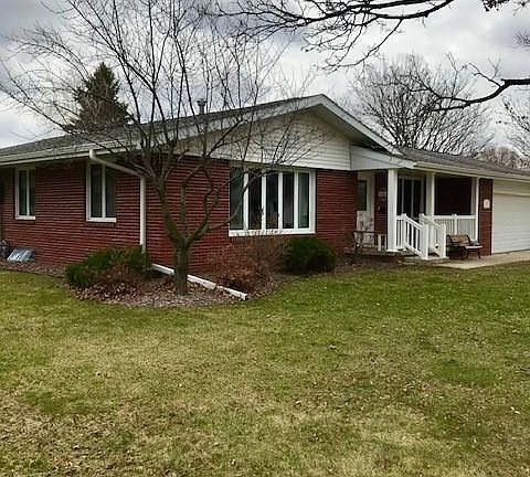 619 Maple Ln Clarion Ia 50525 Mls 5729861 Zillow