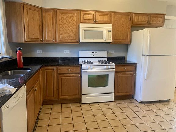4th image of 6814 N Kilbourn Ave
