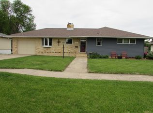 933 S Hampton St, Fairmont, MN 56031