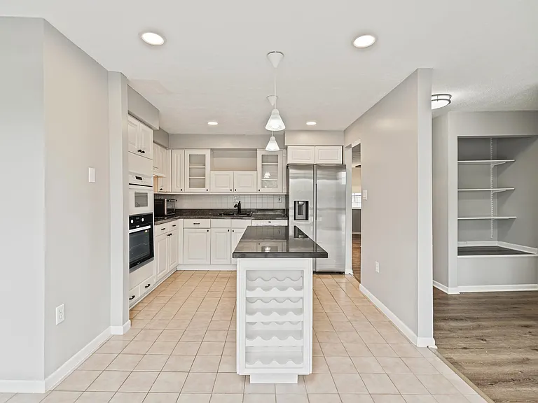 2714 Meadowcrest Ct — Photo 6