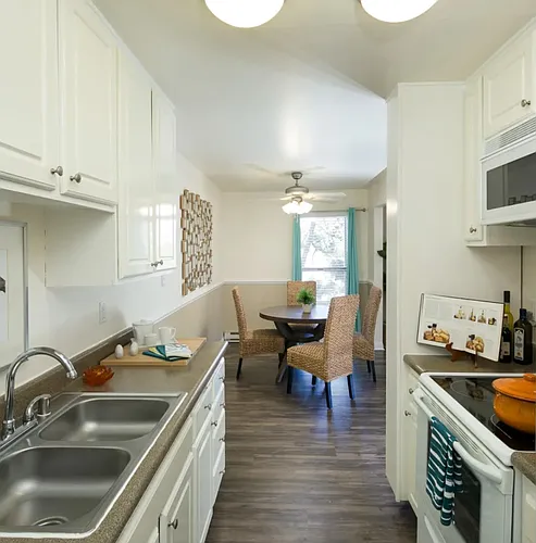 Bayside Apartments Photo 1