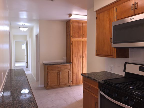 4th image of 11364 Nutmeg Ave