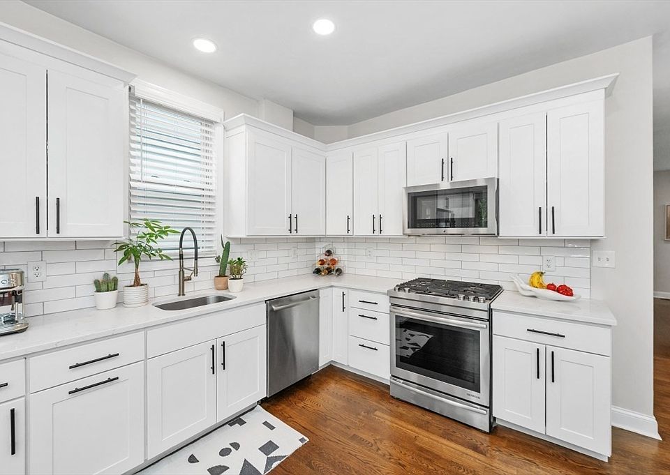 1st image of 459 Meridian St Unit 1