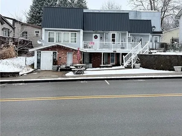 205 S Main St APT 1, Slippery Rock, PA 16057