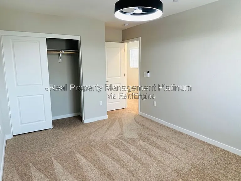 616 Ophelia Ave — Photo 37