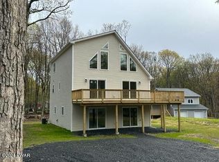 178 Spring Dr, Dingmans Ferry, PA 18328