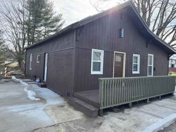 13 Main St, Wellston, OH 45692