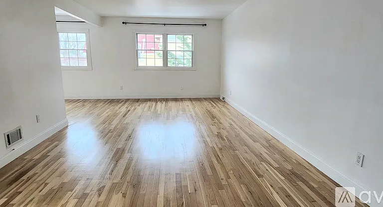 1421 Bell Blvd #2 — Photo 3