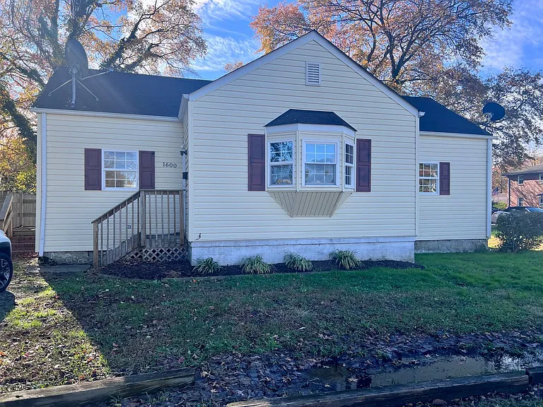 1600 Park Ave — Photo 1