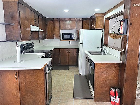 3rd image of 108 W Village Road