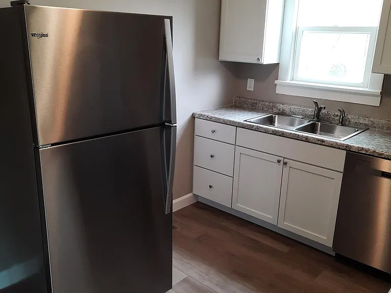 341 Park Ave #5 — Photo 17