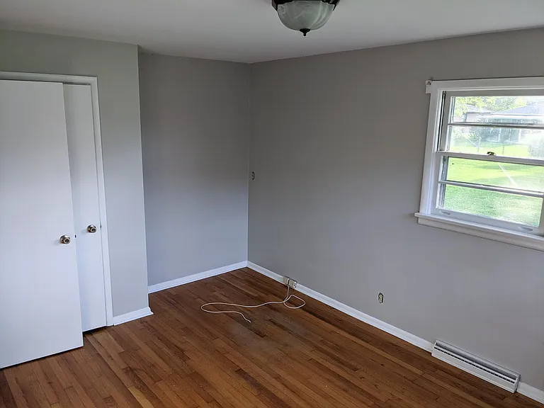 517 Simmons St — Photo 9