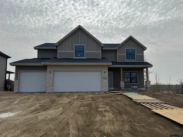 12613 Cooper St, Omaha, NE 68138