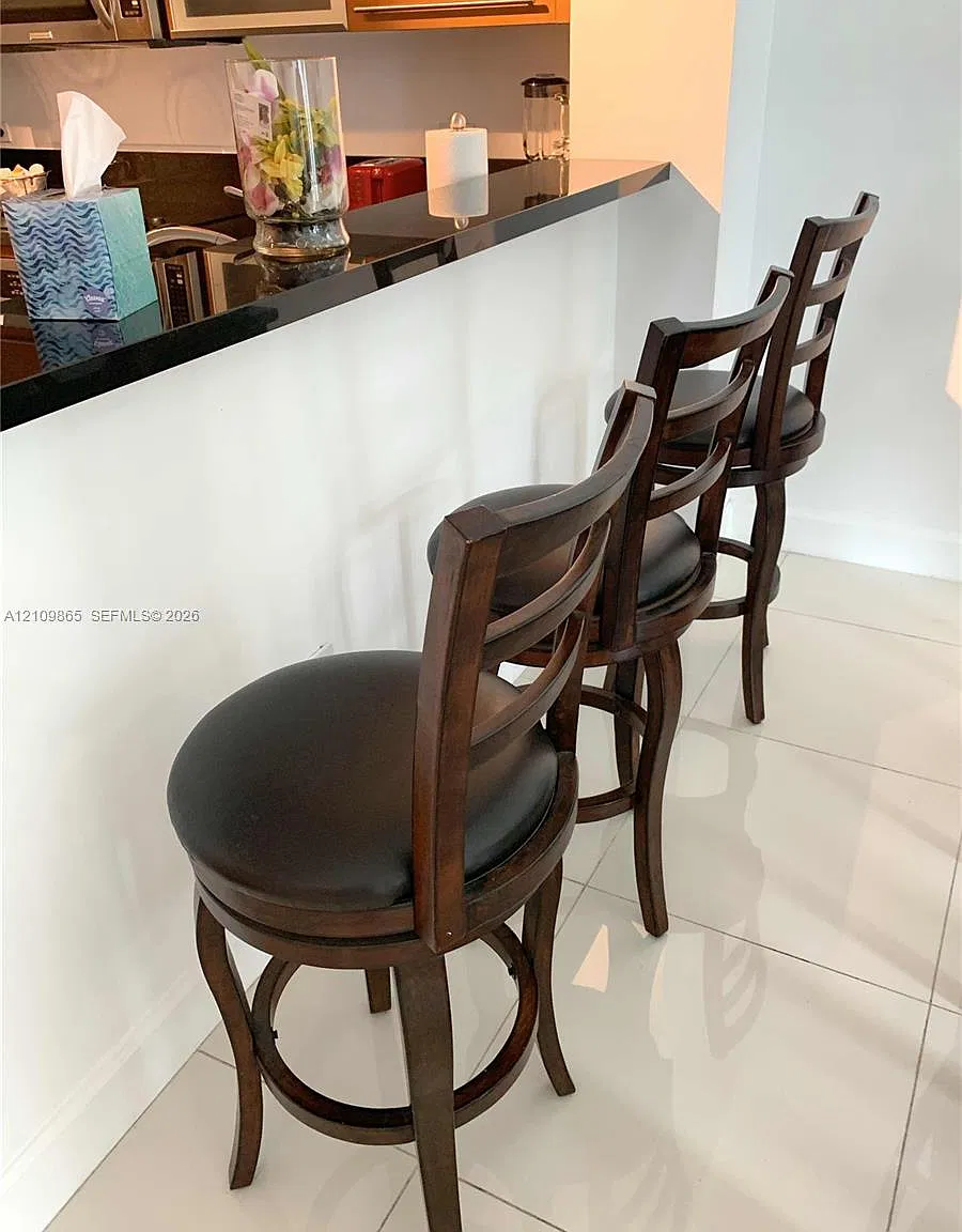Vizcayne South Condo — Photo 4