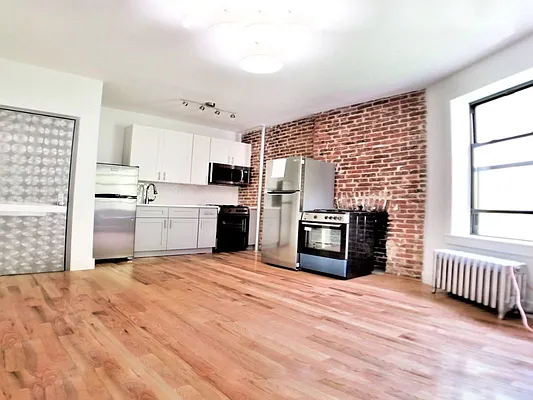 Rented by Rentall Group Inc | media 48