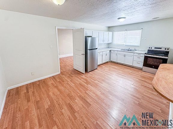 3rd image of 1829 N Breckon Dr