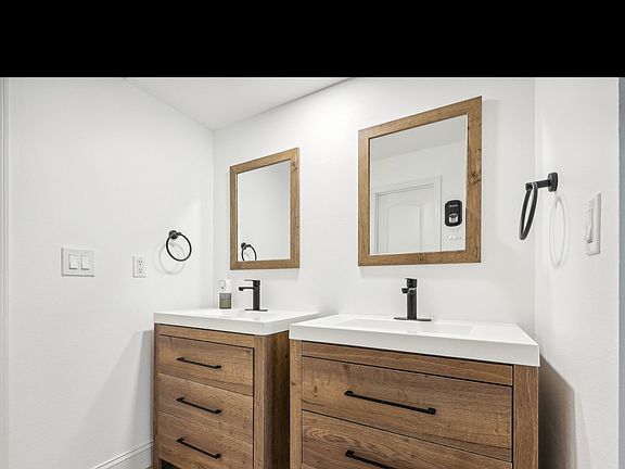 2nd image of 2360 Sun Valley Cir Unit 2360