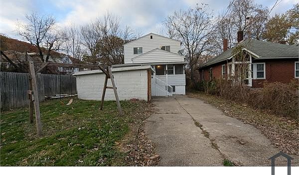 1st image of 527 Akins Ct