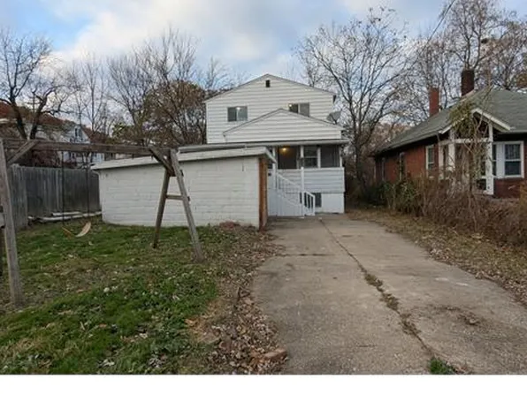 527 Akins Ct, Akron, OH 44314