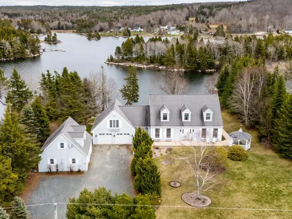 235 Boutiliers Cove Rd, Hacketts Cove, NS B3Z 3J6