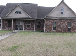3000 Southern Hills Dr, Hope, AR 71801