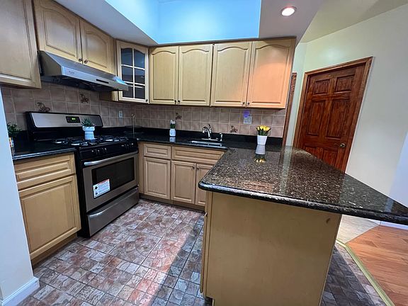 4th image of 40-12 149th St #L1