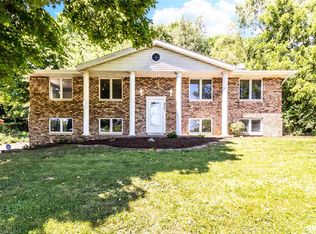 825 E Mossville Rd, Peoria, IL 61615