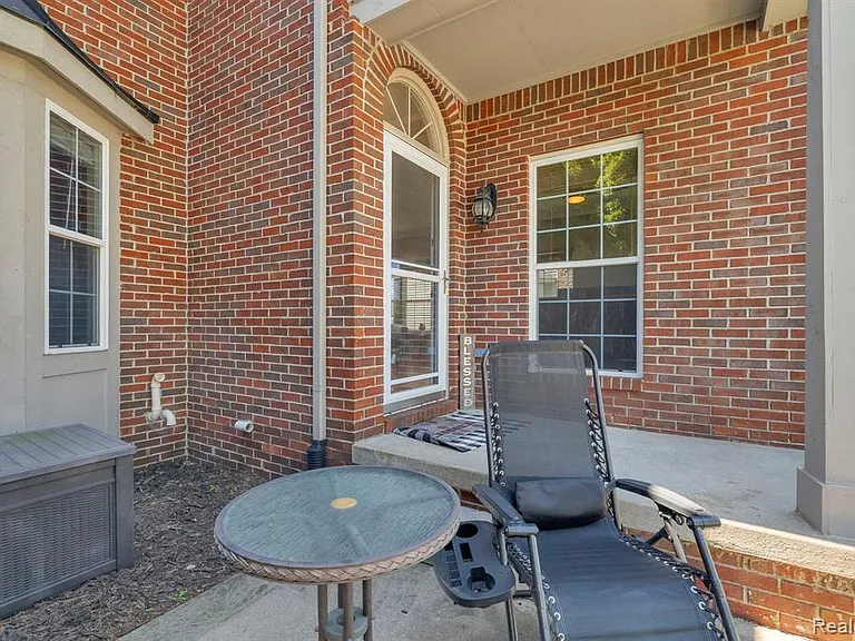 42682 Park Crescent Dr — Photo 5