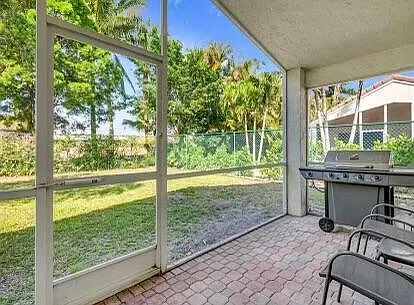 2 bed, 2.0 bath, 1079 sqft, $2,900 — Photo 3