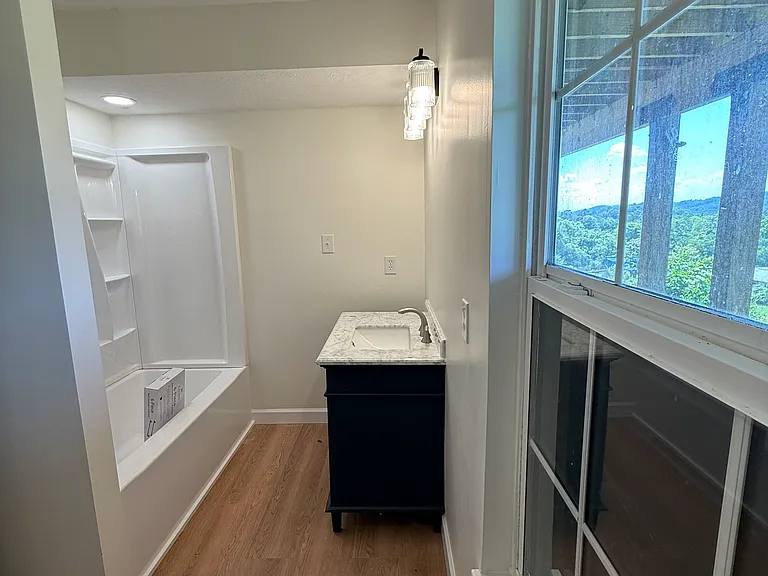 Downstairs: 2nd bathroom